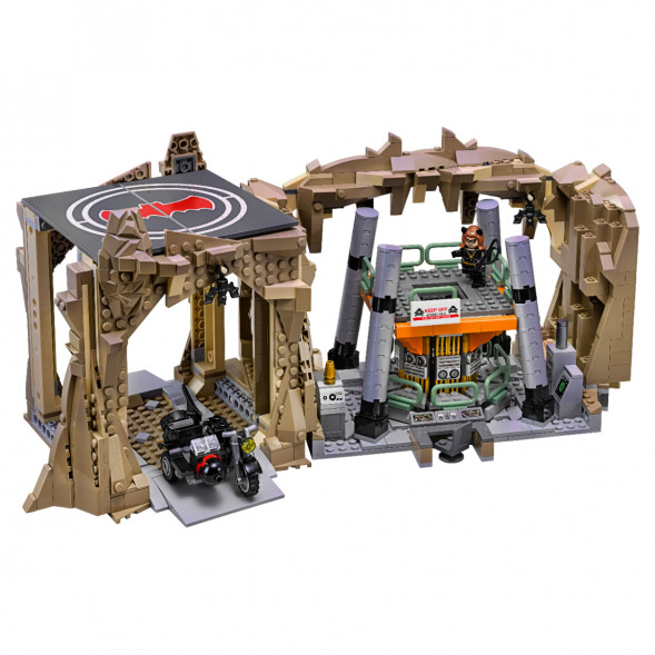 Конструктор LEGO Коллекционные наборы 76052 Логово Бэтмена в Нижневартовске