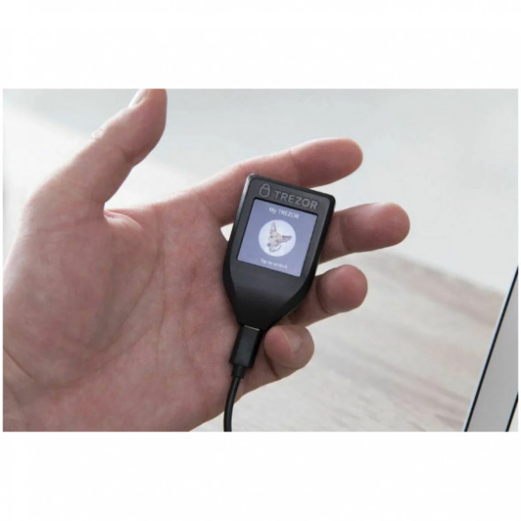 Аппаратный криптокошелек Trezor Model T в Нижневартовске
