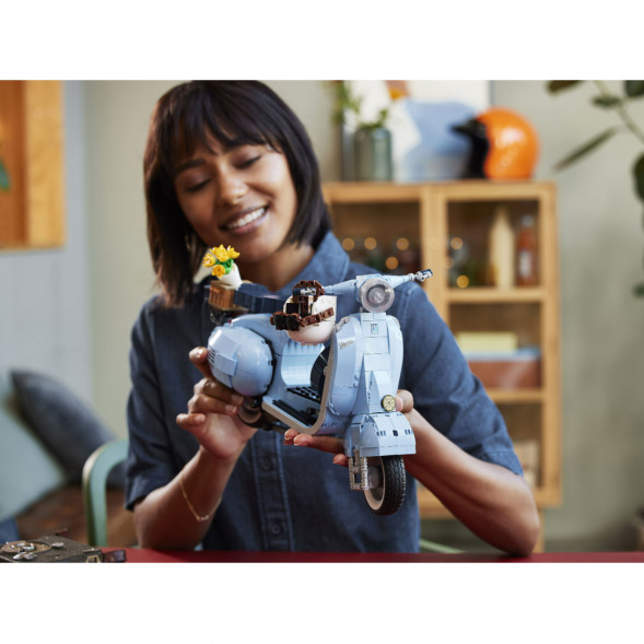 Конструктор LEGO Коллекционные наборы 10298 Vespa 125 в Нижневартовске