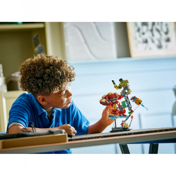 Конструктор LEGO Super Heroes 76343 Легендарная битва Халкбастера против Халка в Нижневартовске