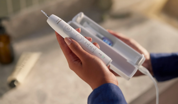 Электрическая зубная щетка Philips Sonicare Series 7100 HX7420/01 (белая) в Нижневартовске