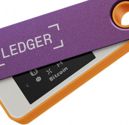 Криптокошелек Ledger Nano S Plus 1 шт., Retro Gaming