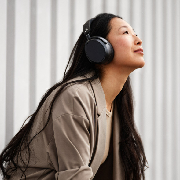 Беспроводные наушники Sennheiser Momentum 4 Wireless, Black в Нижневартовске